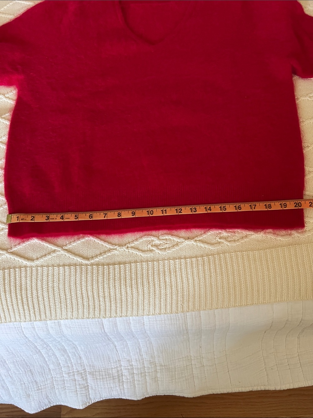 C by Bloomingdale's Cashmere V-Neck Sweater Berry Red Medium NWT - Picture 7 of 7